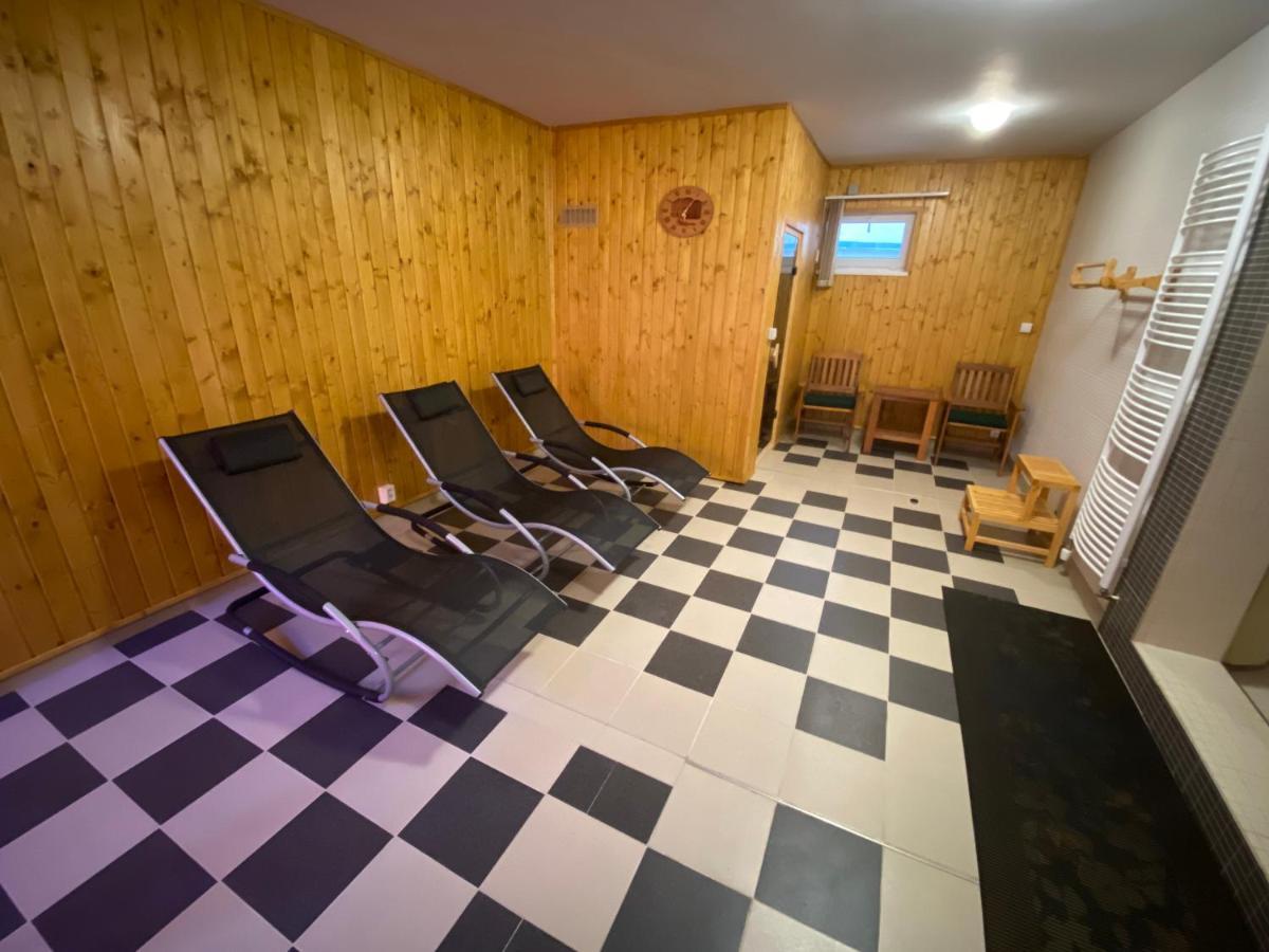 Hotel Tatransky Dom Sk à Veľký Slavkov Extérieur photo
